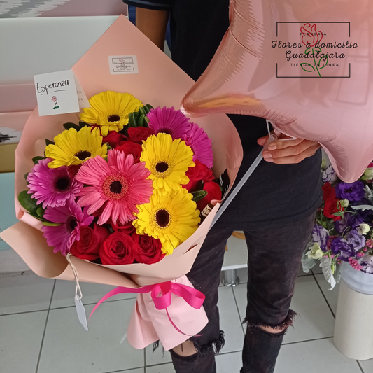 Ramo de gerberas y rosas