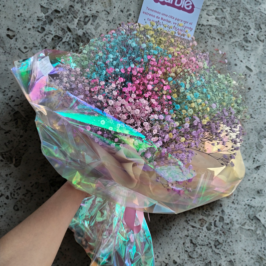 Ramo de gypsophila en tonos pastel