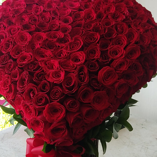 Ramo de rosas en forma de corazón